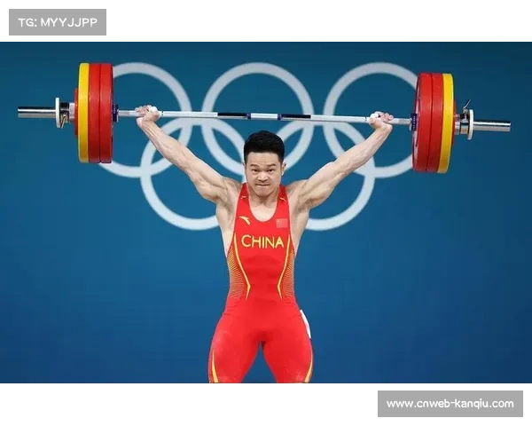 石智勇吻别杠铃退役,带伤夺金结束22年生涯 石智勇吻别杠铃退役,带伤夺金结束22年生涯